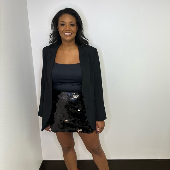 VICI: Spencer Paillette Sequin Mini Skirt - Picture 6 of 6